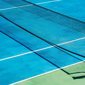 Designing a Backyard Tennis Court That Mimics Pro-Level Play