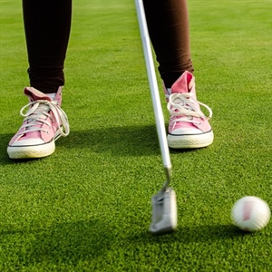 Synthetic vs. Natural Grass: Which Is Better for Your Putting Green?