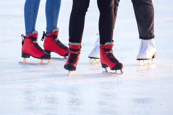 5 Ways to Enhance Your Hockey Game Using Your Backyard Ice Rink